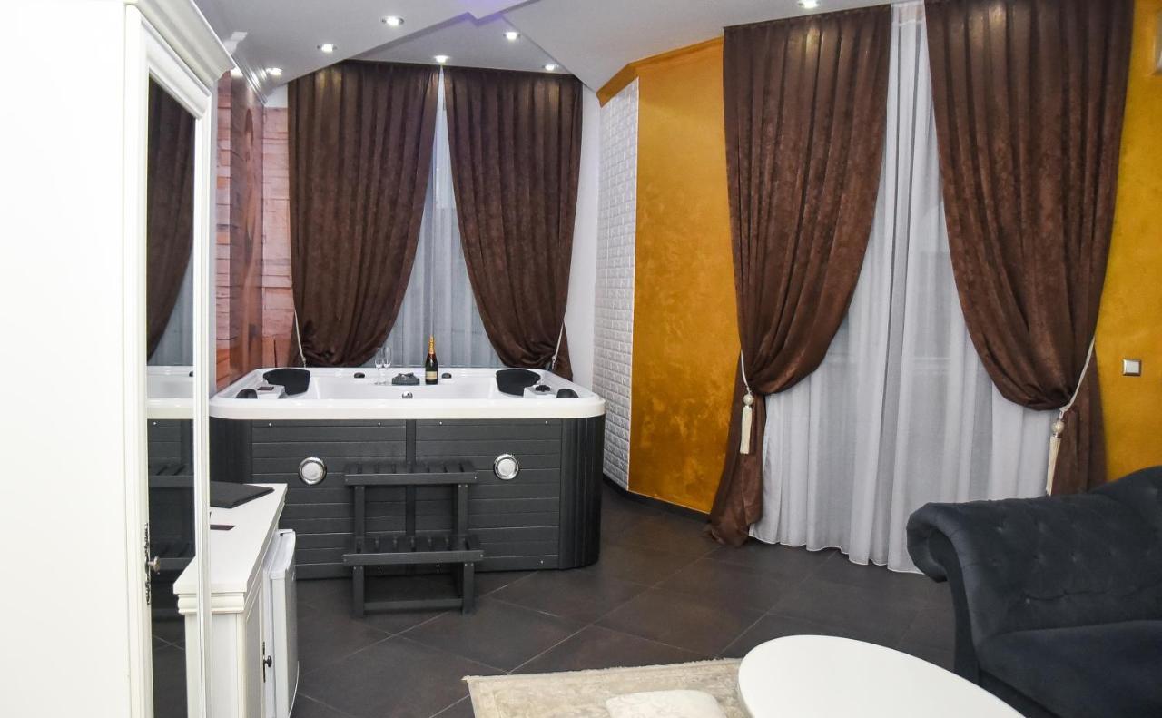 Hotel Palace Velika Kladusa Ngoại thất bức ảnh
