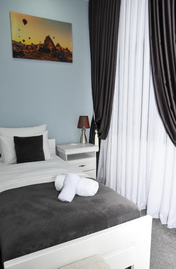 Hotel Palace Velika Kladusa Ngoại thất bức ảnh